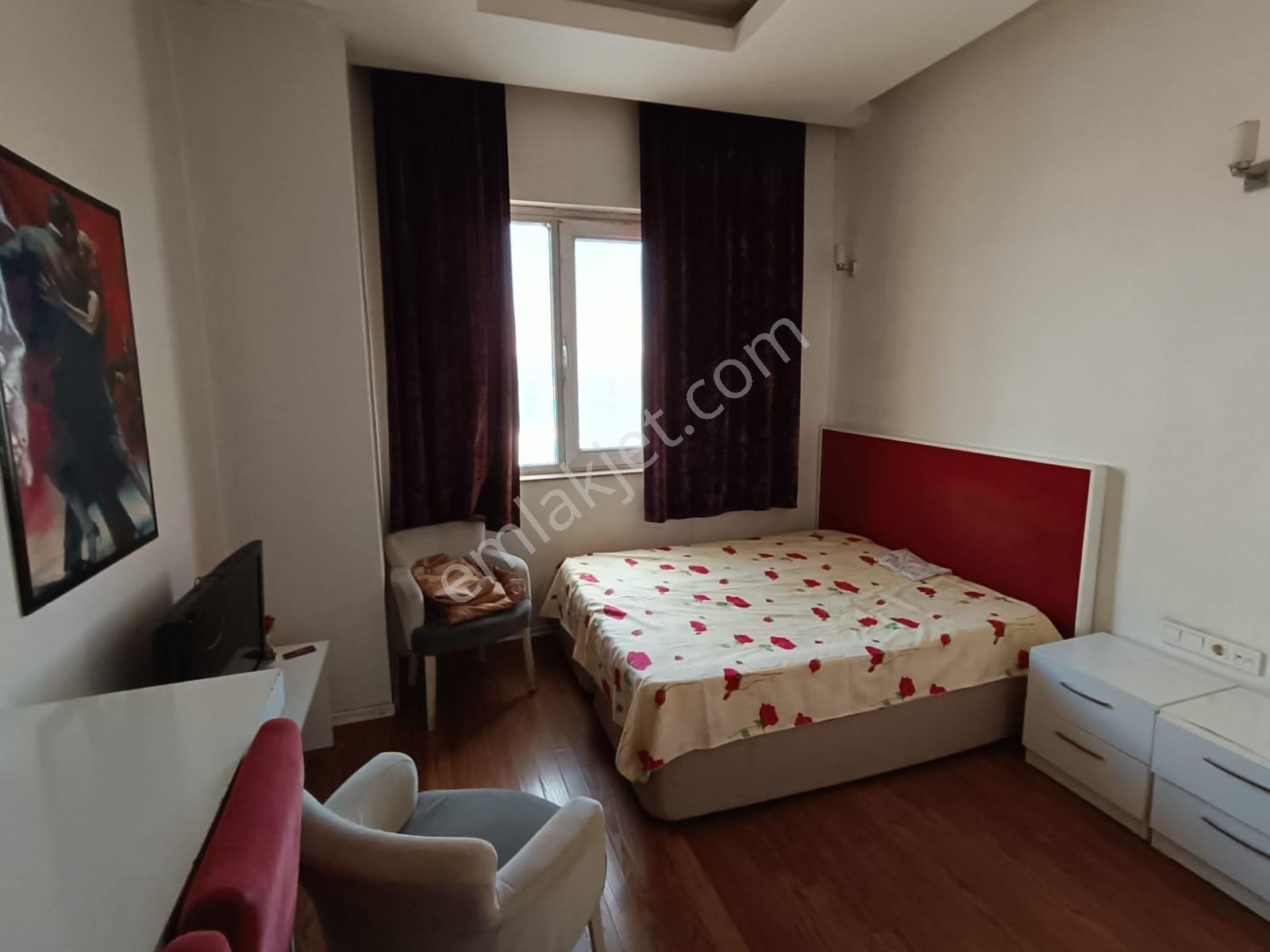 İstanbul Esenyurt Kiralık Daire Beylikdüzün'de E5 Cepheli Metrobüsün Dibinde Kiralık 1+0 Daire