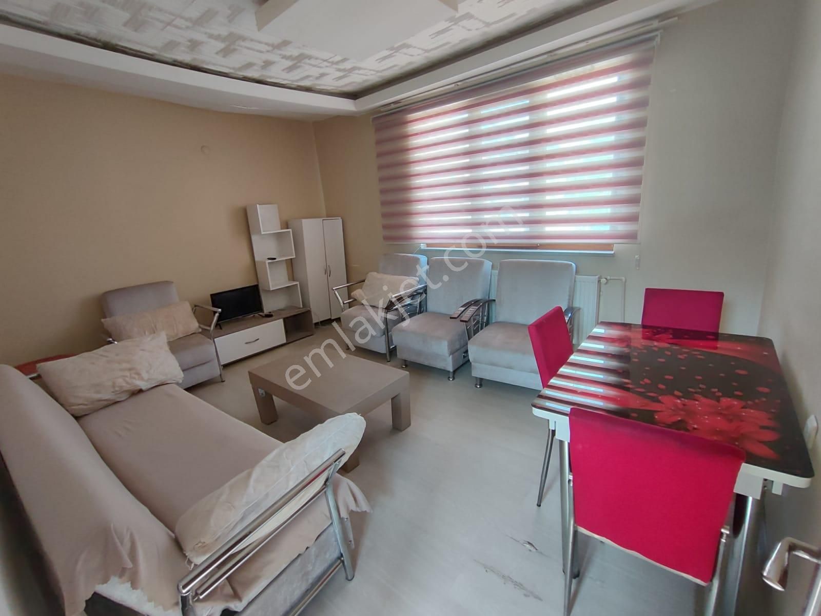 Tokat Merkez Alipaşa Kiralık Daire Tokat Gop Karakolu Karşısında Otantik Binada 1+1 + Niş Mutfaklı