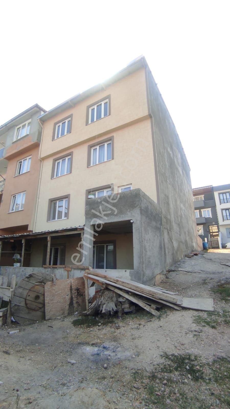 Güneştepe Mah 4 Kat 90m2 2+1 Daireler 140m2 Arsası Satılık Bina