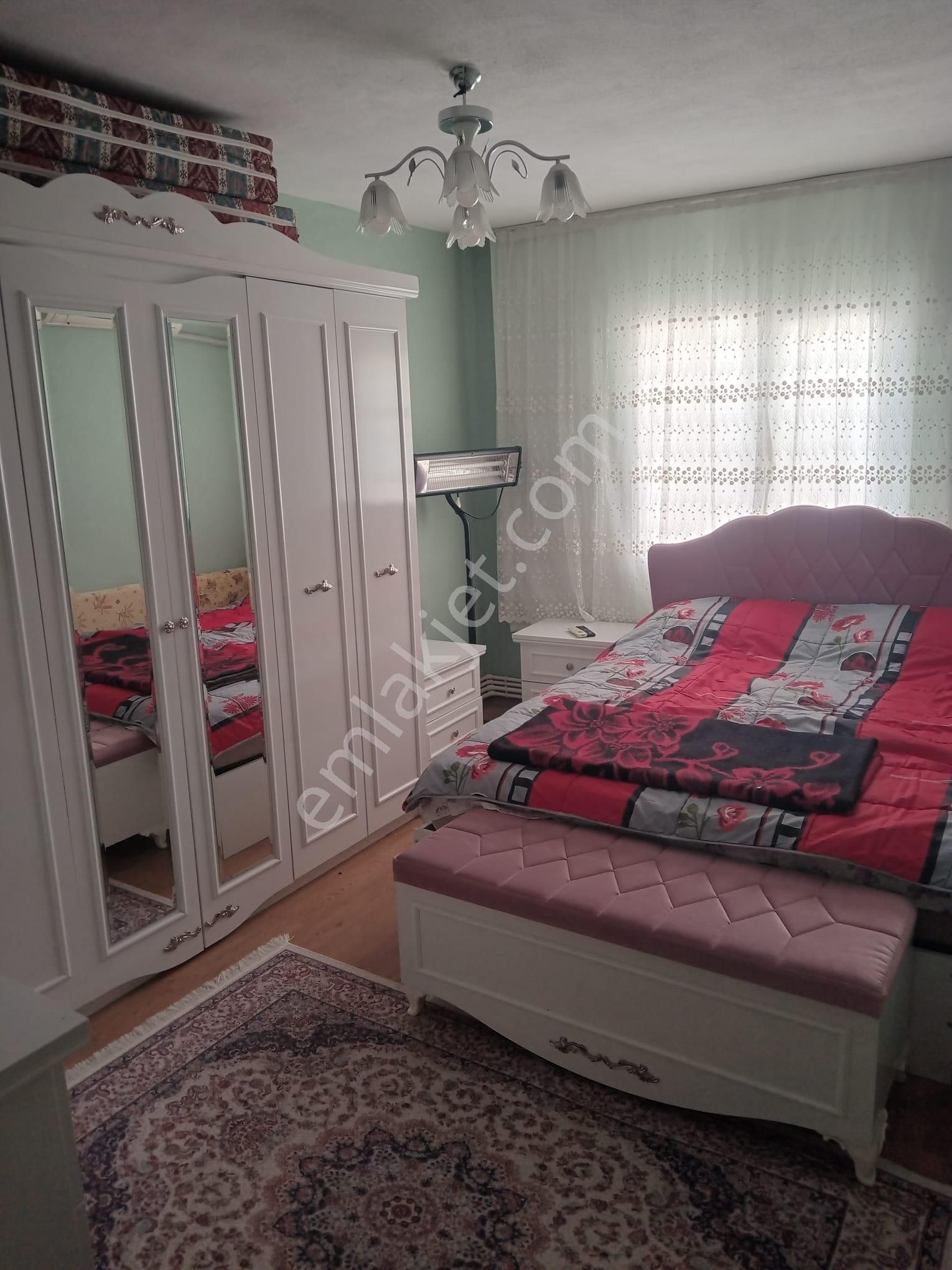 İzmir Çiğli Kiralık Daire Harmandalı'da Eşyalı Kiralık 3+1 Daire