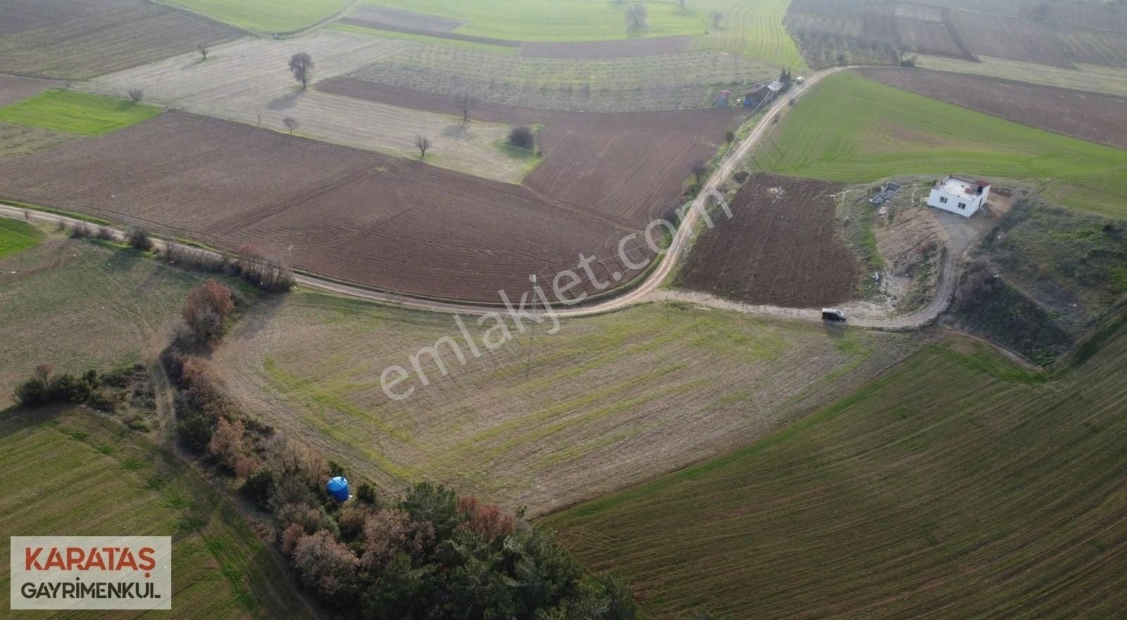 Karataş'tan 8125 M2 Elektriği Yolu Suyu 75m2 1+1 Evi Olan Arazi - Görsel 13