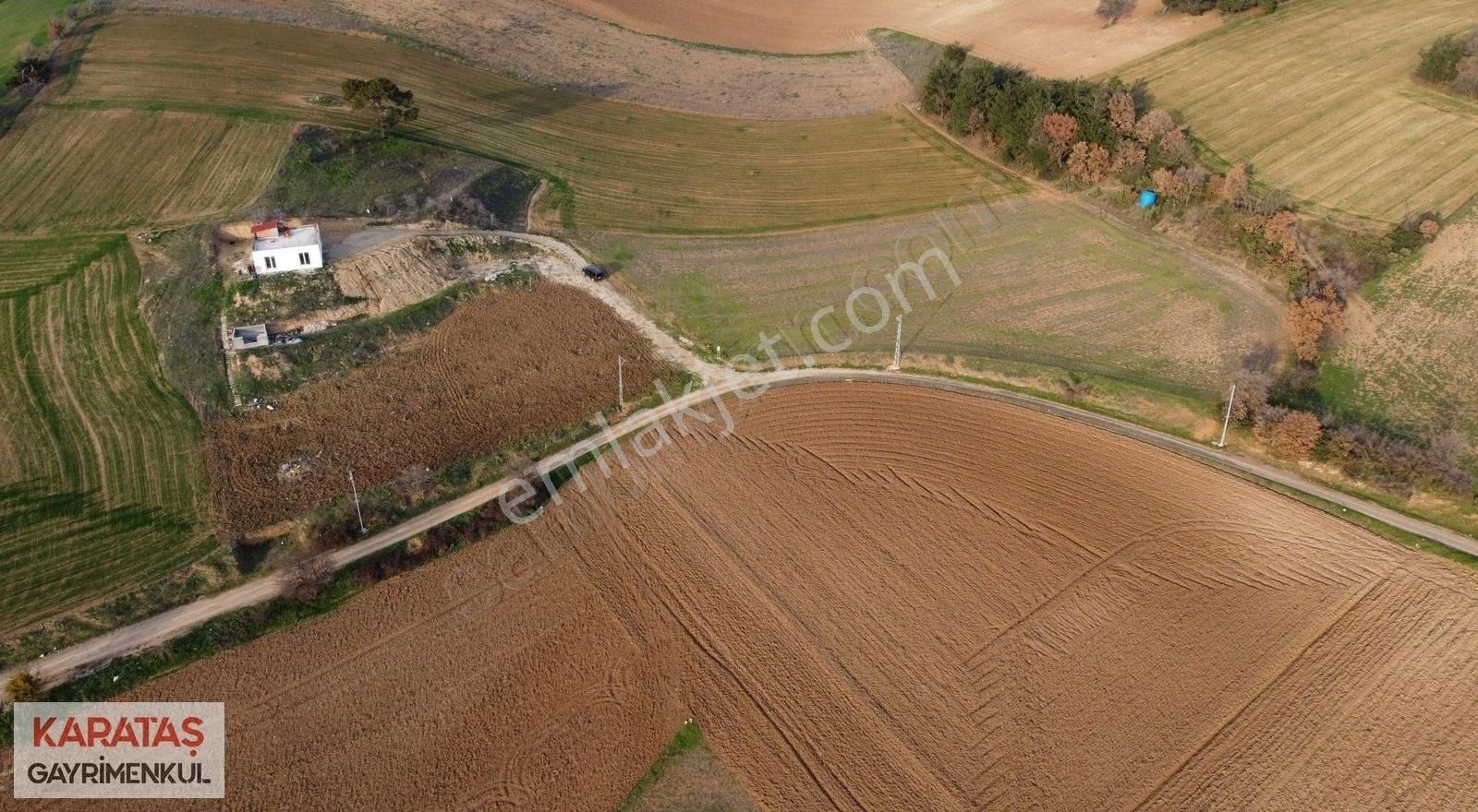 Karataş'tan 8125 M2 Elektriği Yolu Suyu 75m2 1+1 Evi Olan Arazi - Görsel 12