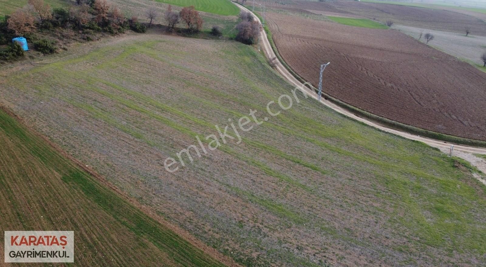 Karataş'tan 8125 M2 Elektriği Yolu Suyu 75m2 1+1 Evi Olan Arazi - Görsel 17