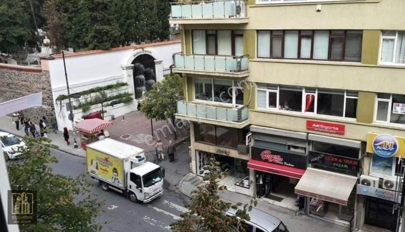 Şişli Cumhuriyet Satılık Daire Osmanbey Metronun Yanında Ana Cadde Namlı Market Ve Sutiş Yanı