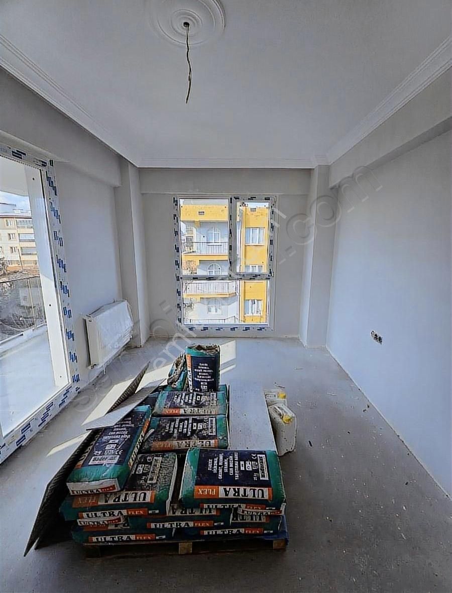 Efendi Mah. Nur Cami Karşısı Satılık Ara Kat Daire - Görsel 2