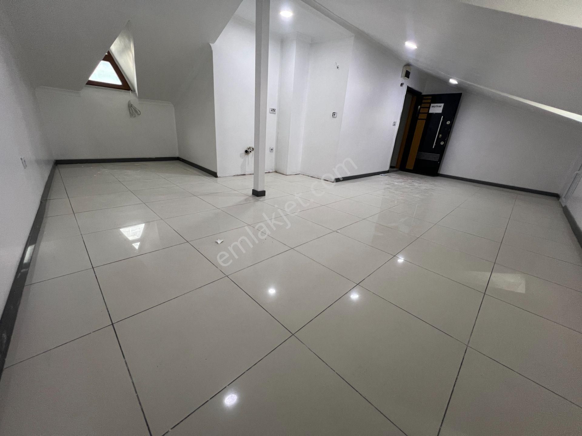 Mahmutbey'de 498 M² Komple Kiralık Bina İş Merkezi - Görsel 12