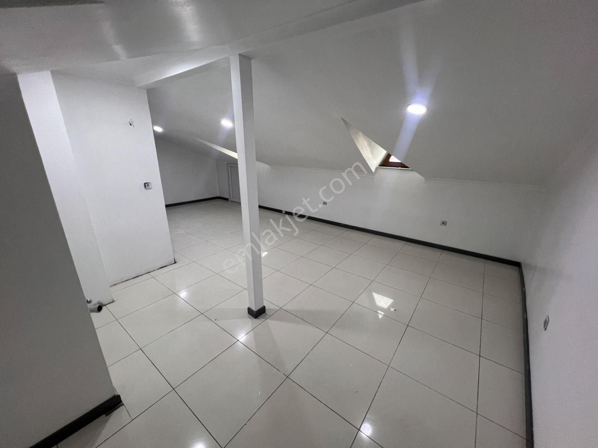 Mahmutbey'de 498 M² Komple Kiralık Bina İş Merkezi - Görsel 11