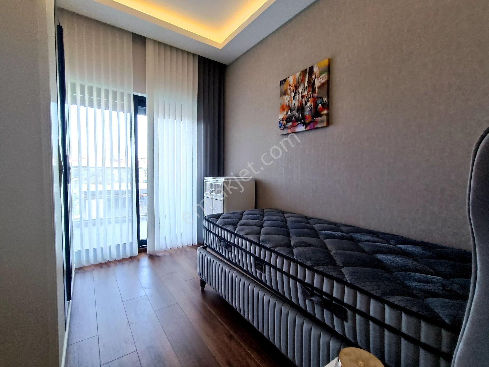 Kuşadası’nda Havuzlu Sitede 2+1 Daire… - Görsel 12