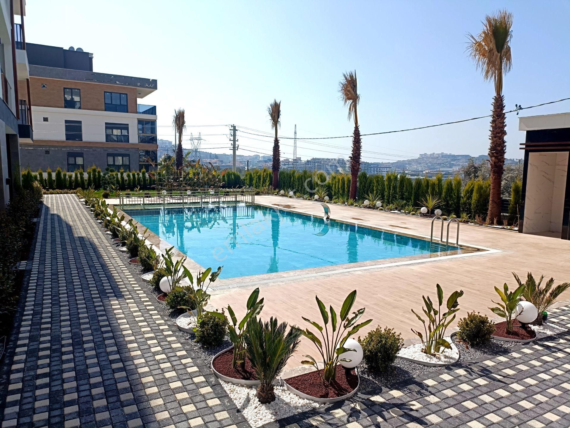 Kuşadası’nda Havuzlu Sitede 2+1 Daire… - Görsel 3