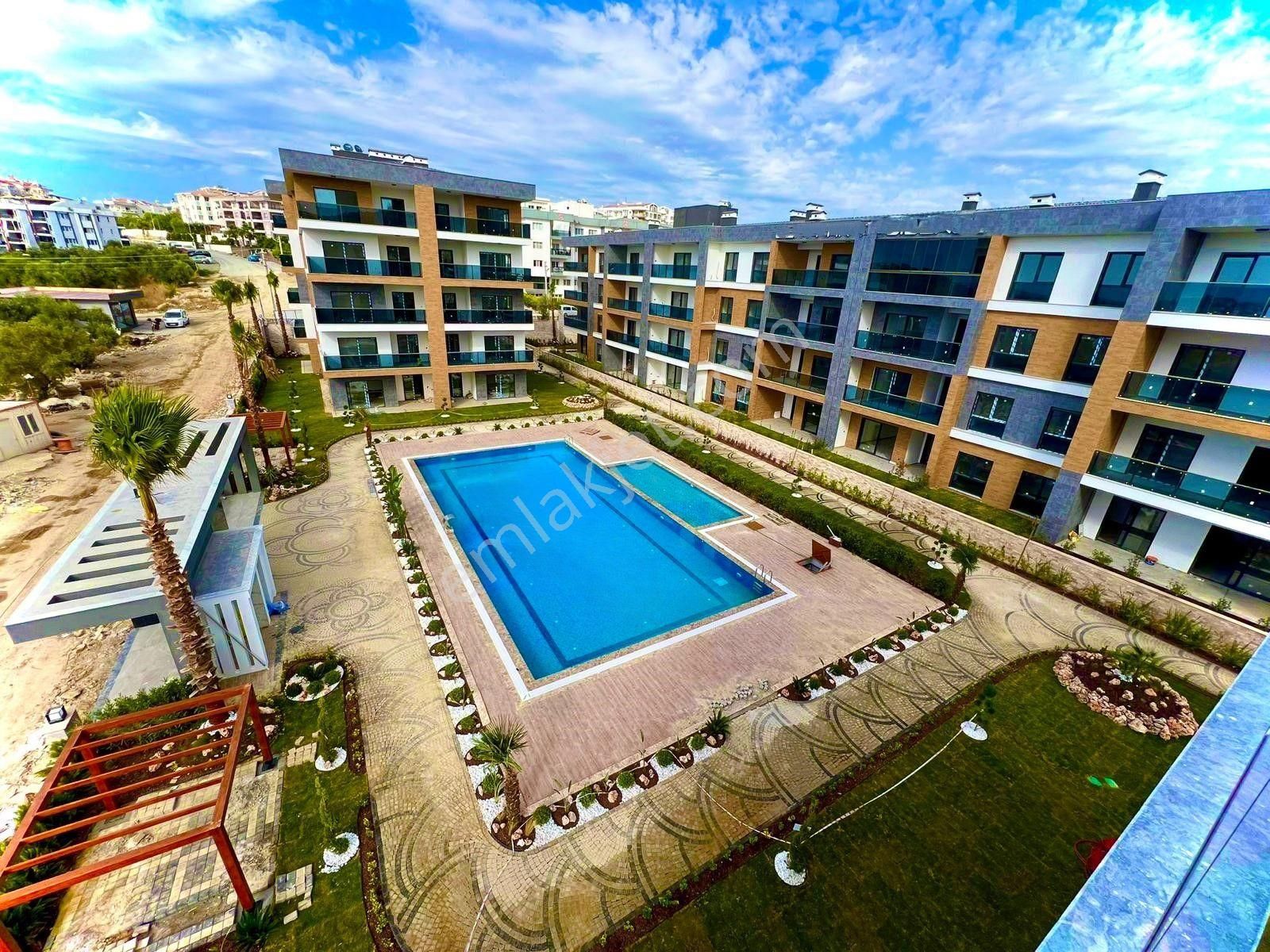 Kuşadası’nda Özel Havuzlu, Kapalı Otoparklı Sitede 3+1 Daire… - Görsel 2