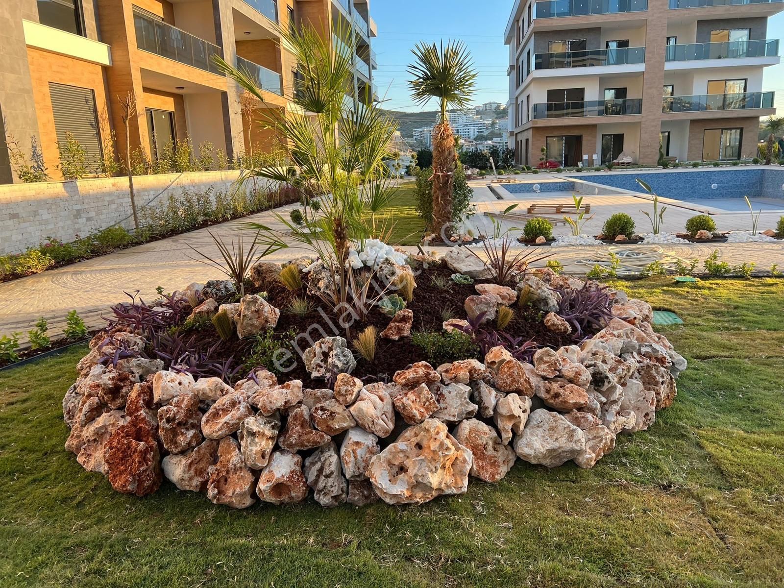 Kuşadası’nda Özel Havuzlu, Kapalı Otoparklı Sitede 3+1 Daire… - Görsel 26