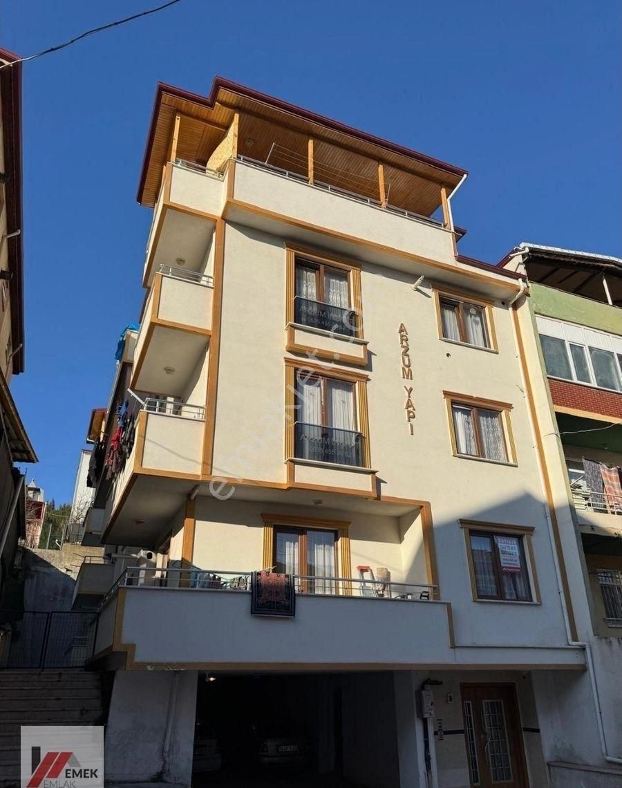 Körfez Çamlıtepe Satılık Daire Emek Emlak'tan Çamlıtepe Mah.de Satılık 2+1 Yeni Daire S-2666