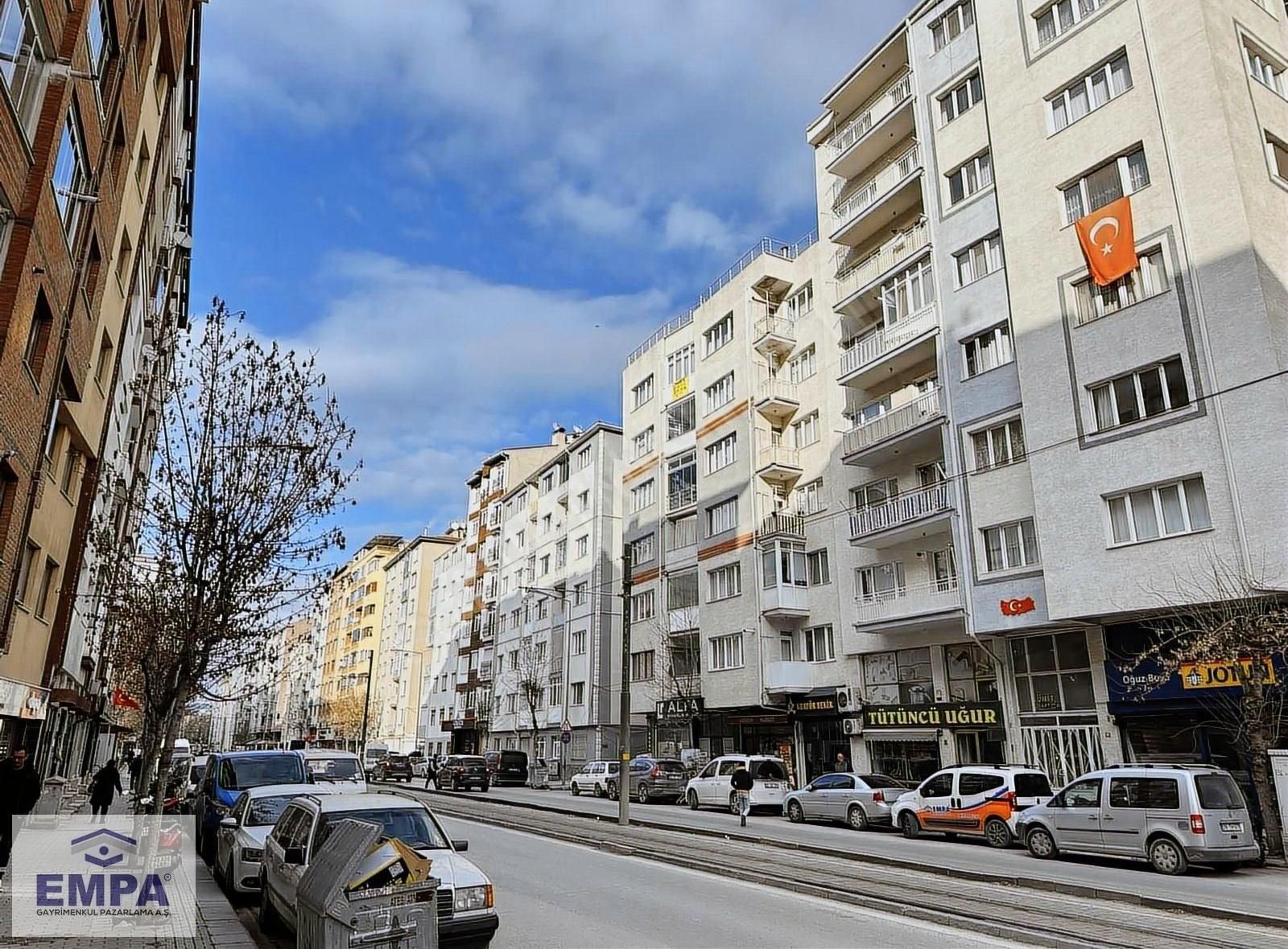 Tepebaşı Mamure Satılık Daire Empa'dan Mamure Mah. H.polatkan Cad. Üzerinde 2+1 100m² Daire