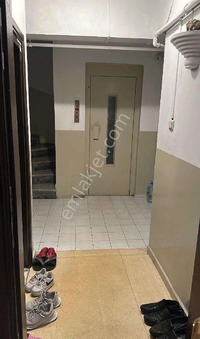 Avcılar Merkez Satılık Daire Avcılar E 5 Üstünde 3+1 Daire 140 M2 Asansörlü