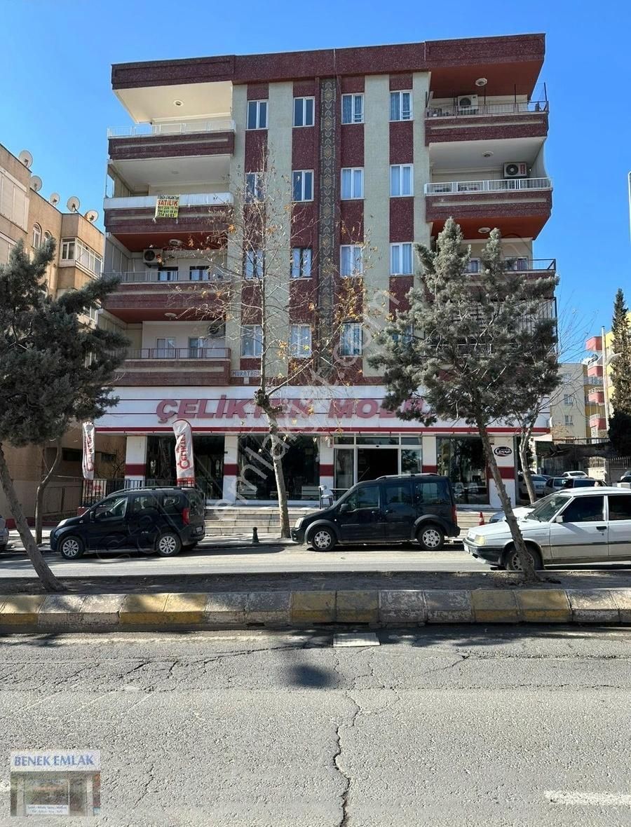 Haliliye Yeşildirek Kiralık Daire Benek Emlak Yunusemre Cadde 3+1 Kiralık Daire