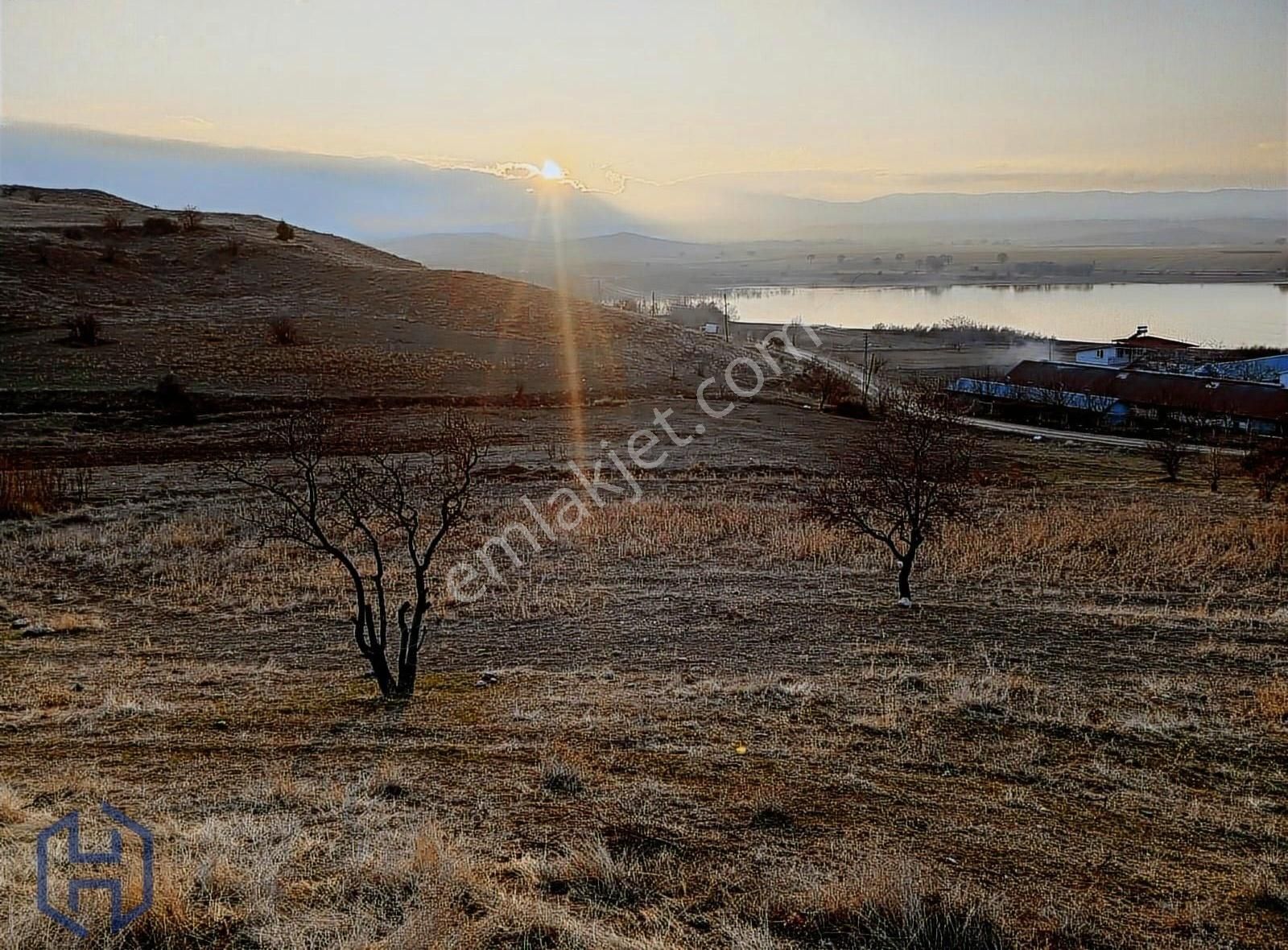 Elazığ Merkez Harmantepe Köyü Satılık Tarla Harbert'den Harmantepe'de Cip Barajı Manzaralı Satılık Arsa