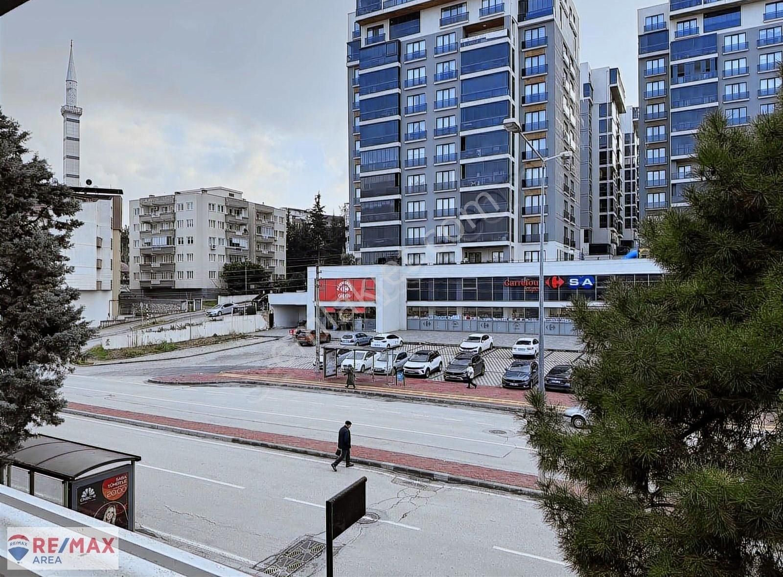 Nilüfer Barış Kiralık Daire Remax Area Dan Ataevler Merkezi Konumda Kiralık Arakat 3+1 Daire