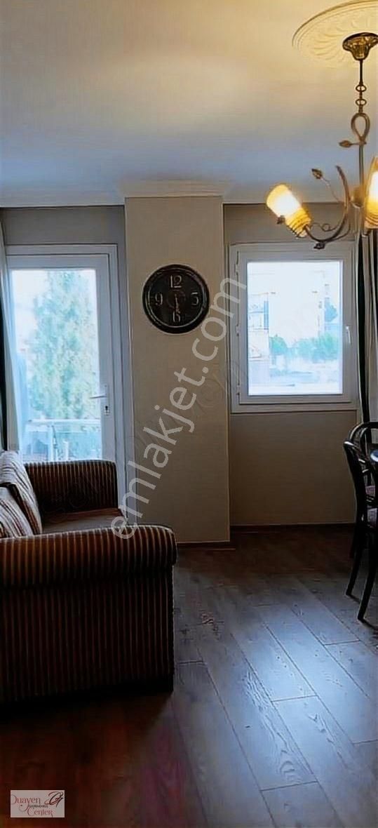 Kuşadası Cumhuriyet Kiralık Ofis Merkezi Konumda,işlek Cadde Üzerinde,kiralık,1+1,ofis,