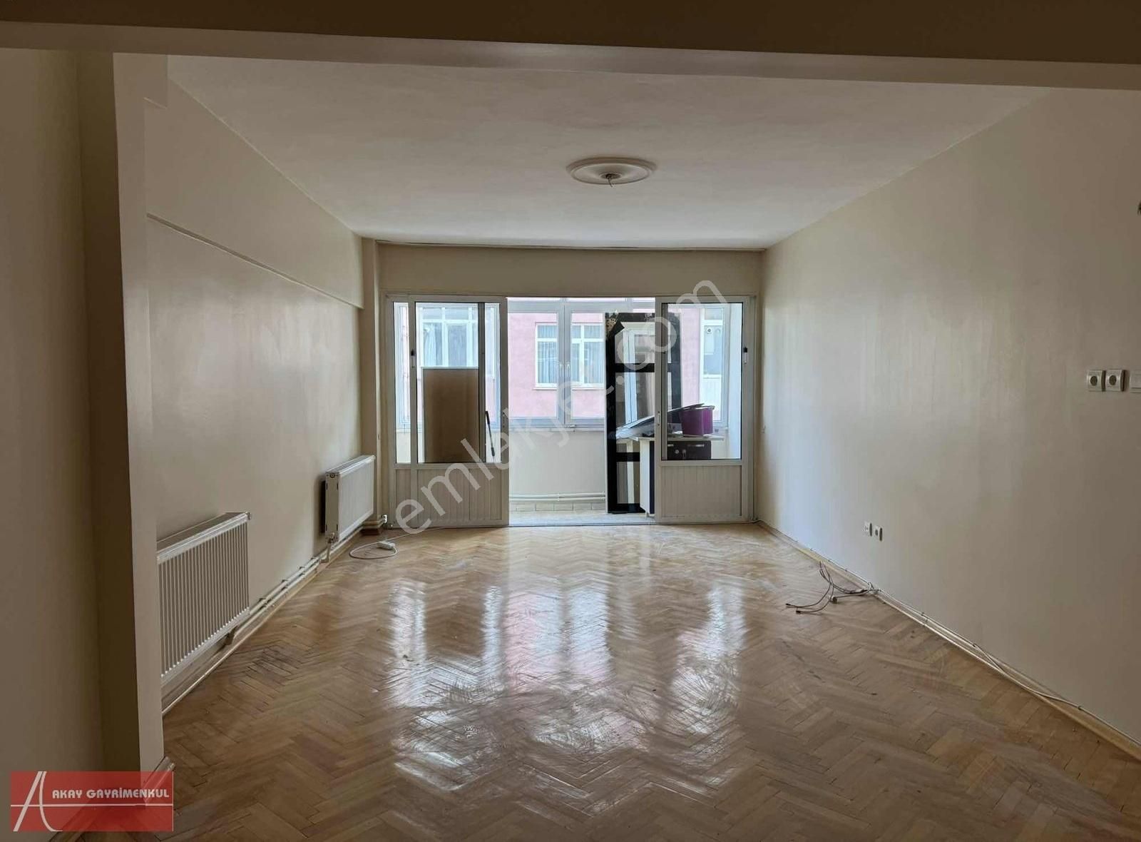 Kadıköy Acıbadem Kiralık Daire Acıbadem İkbaliyede Konumu İyi Cad-metroya 5 Dk Mesafe 2+1 90m²