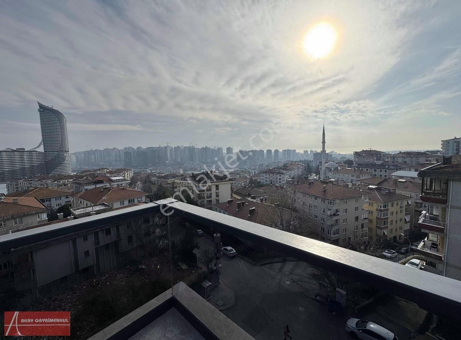 Üsküdar Acıbadem Satılık Daire Acıbadem Yaprak Sokakta Ön Cephe 1+1 110m² Sıfır Dublex Daire