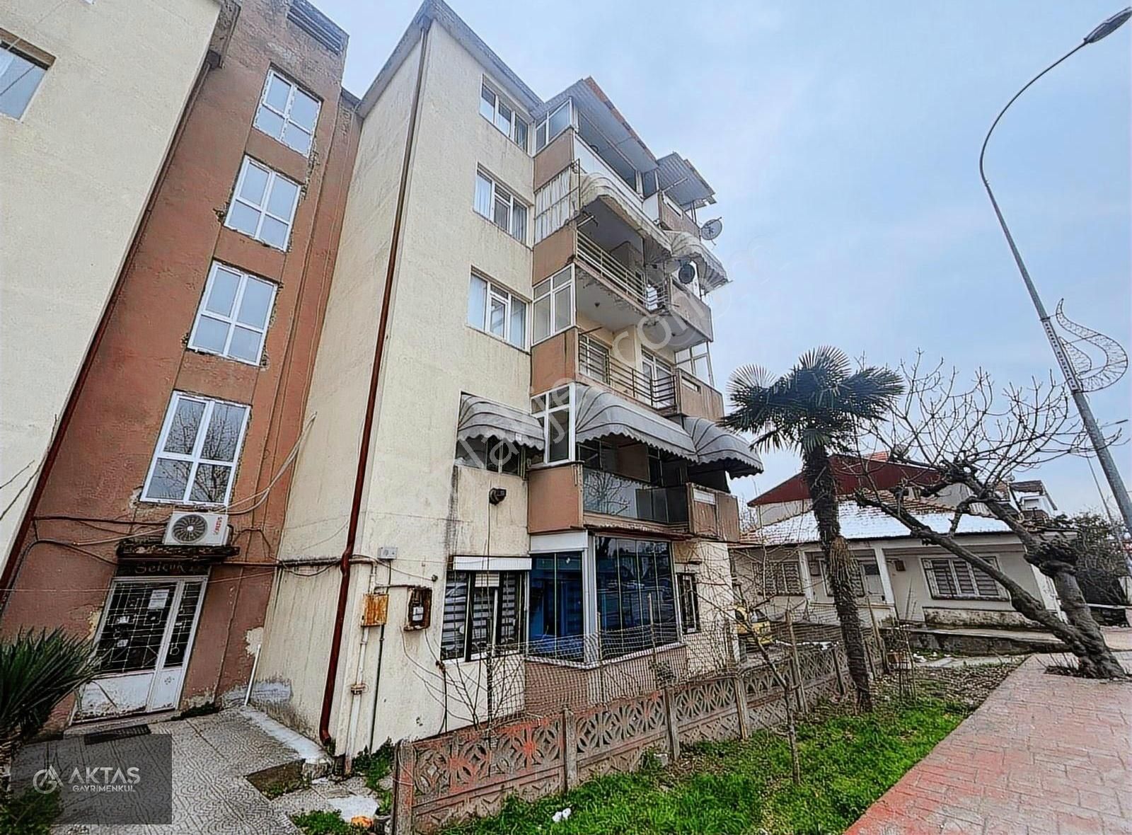 Adapazarı Cumhuriyet Satılık Daire Mükemmel Konumda Kent Parka Yürüme Mesafesinde 2+1 110m2 4.kat