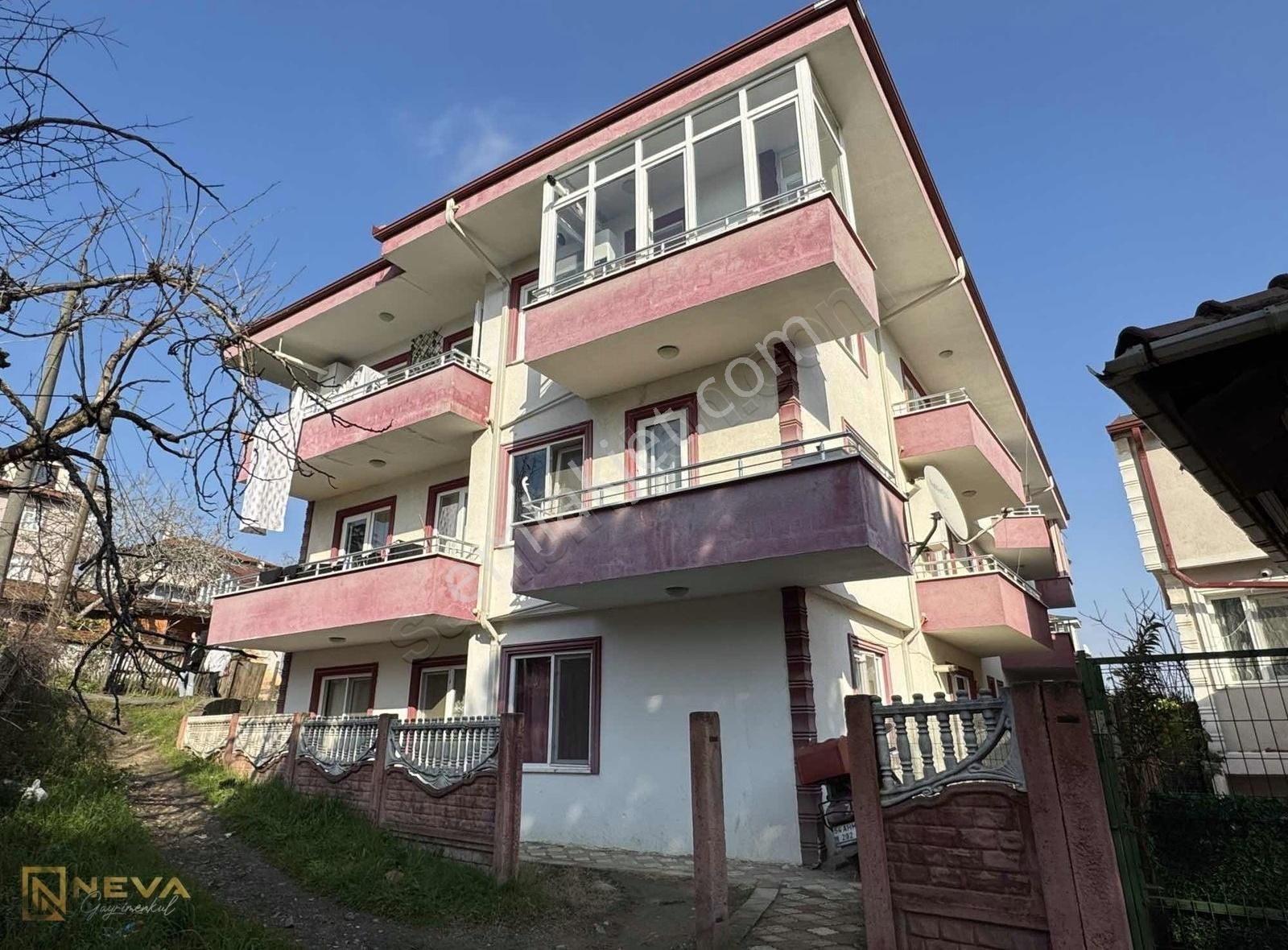 Serdivan Kemalpaşa Satılık Daire Serdivan Kemalpaşa Mah. Satılık 2+1 70 M2 Eşyalı Apart Daire