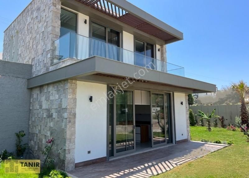 Bodrum Gümüşlük Satılık Villa Bodrum Gümüşlük'te Prestijli Site İçi Satılık Sıfır 3+1 Villa