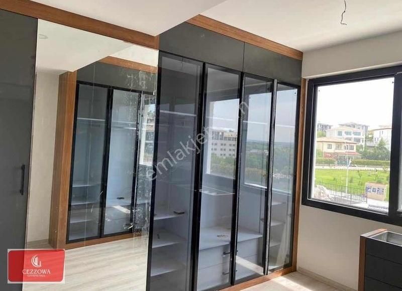 Azor Sarmaşık Villa Tiribles Üçkatlı Satık Villa 5+2 Havuzlu - Görsel 13