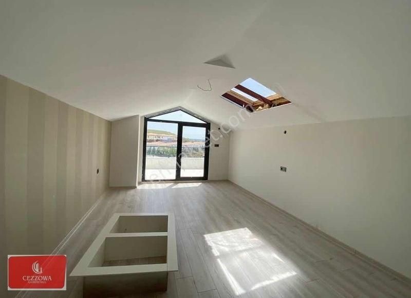 Azor Sarmaşık Villa Tiribles Üçkatlı Satık Villa 5+2 Havuzlu - Görsel 2