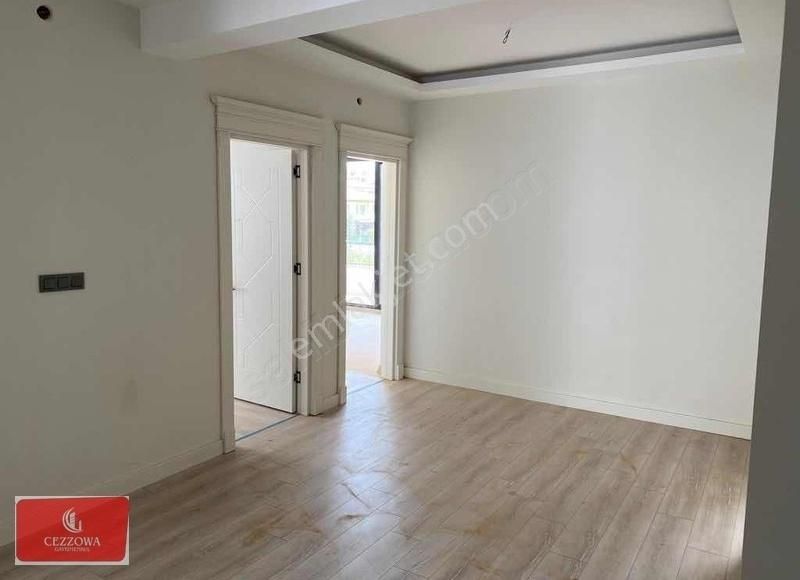 Azor Sarmaşık Villa Tiribles Üçkatlı Satık Villa 5+2 Havuzlu - Görsel 6