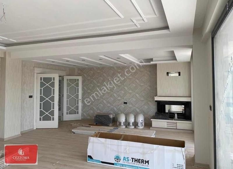 Azor Sarmaşık Villa Tiribles Üçkatlı Satık Villa 5+2 Havuzlu - Görsel 5