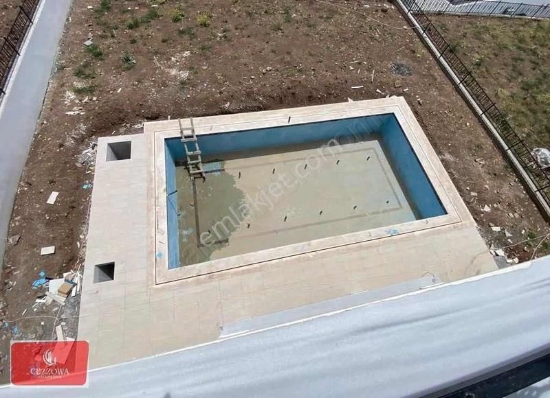 Azor Sarmaşık Villa Tiribles Üçkatlı Satık Villa 5+2 Havuzlu - Görsel 19