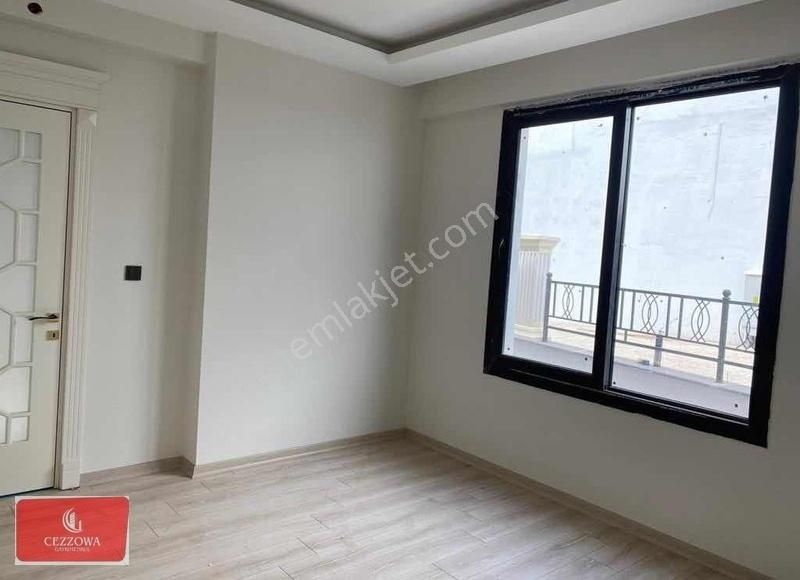 Azor Sarmaşık Villa Tiribles Üçkatlı Satık Villa 5+2 Havuzlu - Görsel 26