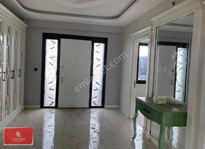 Azor Sarmaşık Villa Tiribles Üçkatlı Satık Villa 5+2 Havuzlu - Görsel 20