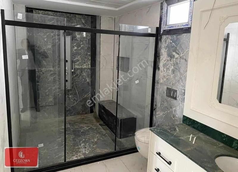 Azor Sarmaşık Villa Tiribles Üçkatlı Satık Villa 5+2 Havuzlu - Görsel 15