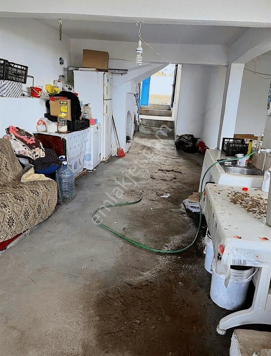 Kemalpaşa Sarılar Köyünde Müstakil Bahçeli Ev - Görsel 6