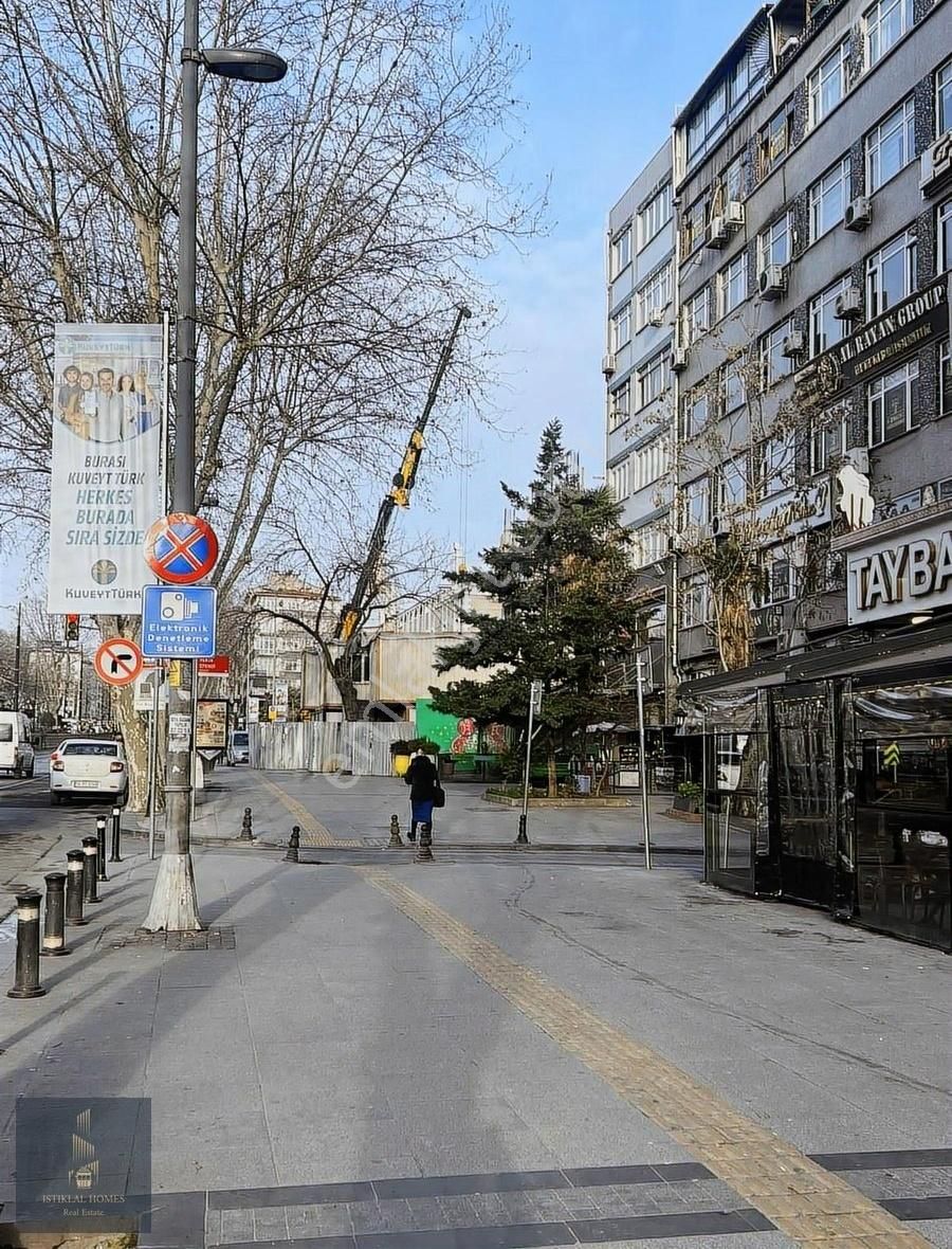 İstanbul Fatih Satılık Apartman Dairesi Millet Caddesi Üzerinde Merkezi Konumda Fırsat Daire