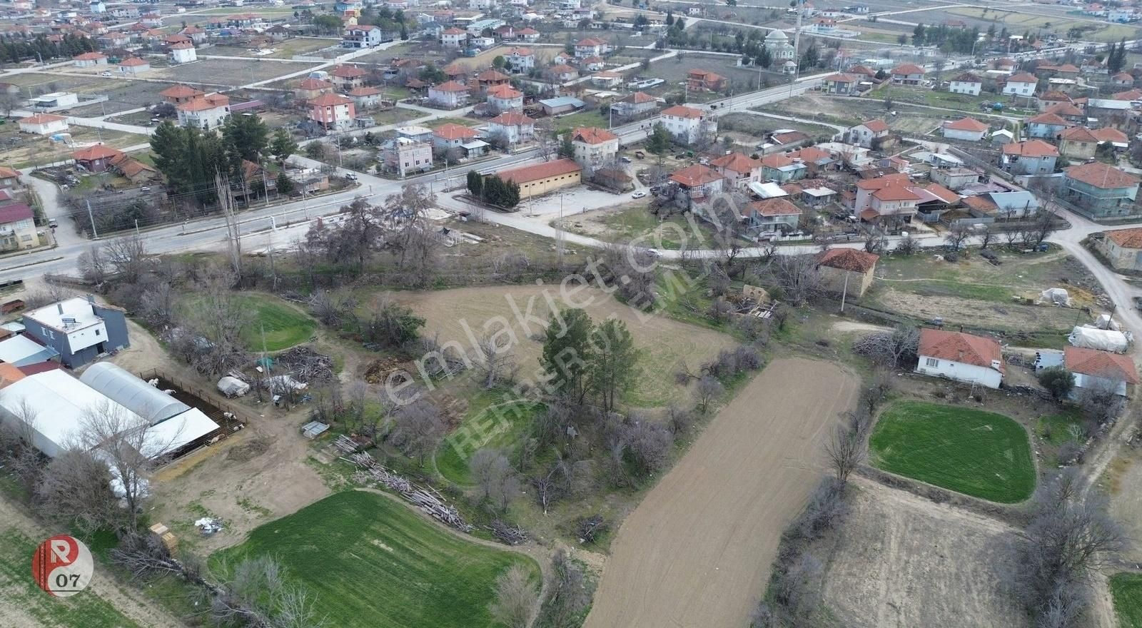 Antalya Korkuteli Bozova Mahallesi'nde Satılık 461m2 Bahçe - Görsel 2