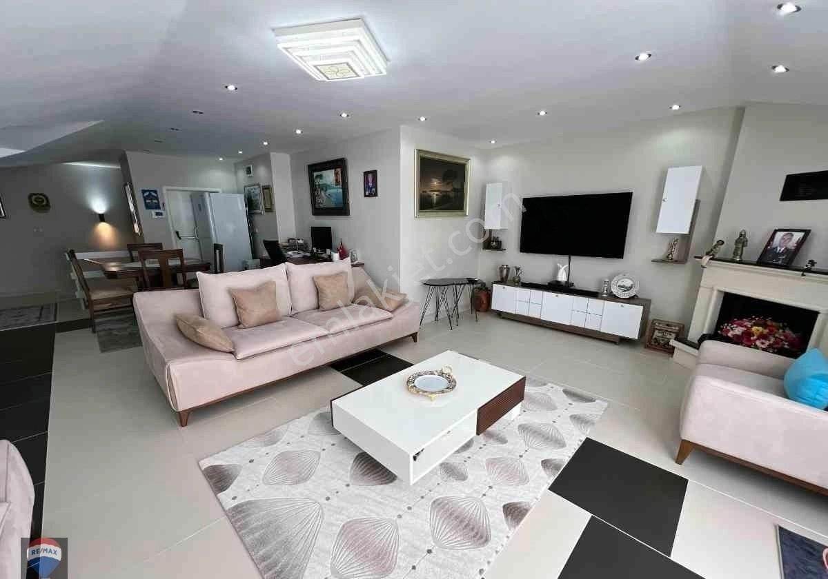 Çınar'da Özel Dekorasyonlu 3+2 Manzaralı Dubleks - Görsel 24