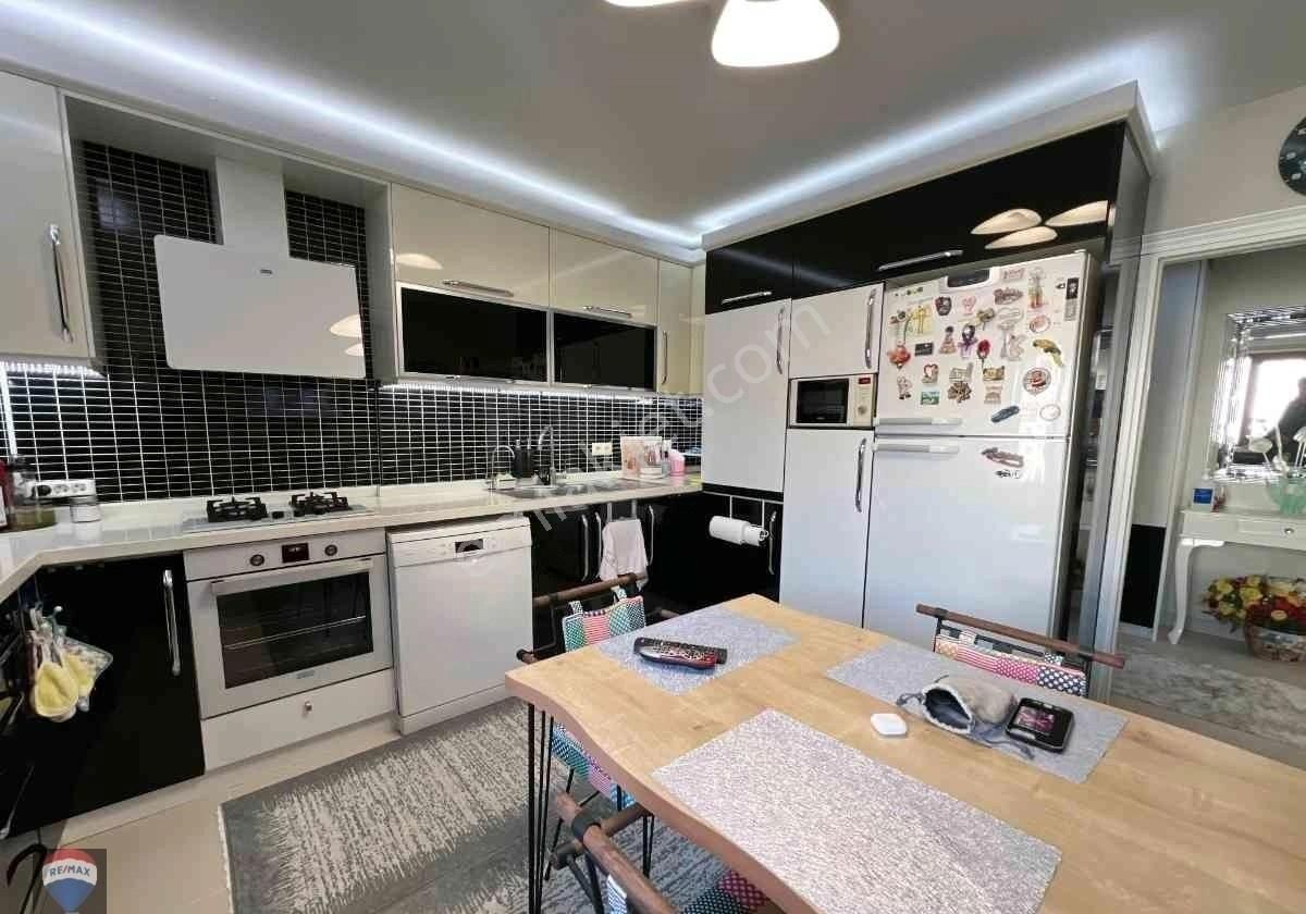 Çınar'da Özel Dekorasyonlu 3+2 Manzaralı Dubleks - Görsel 25