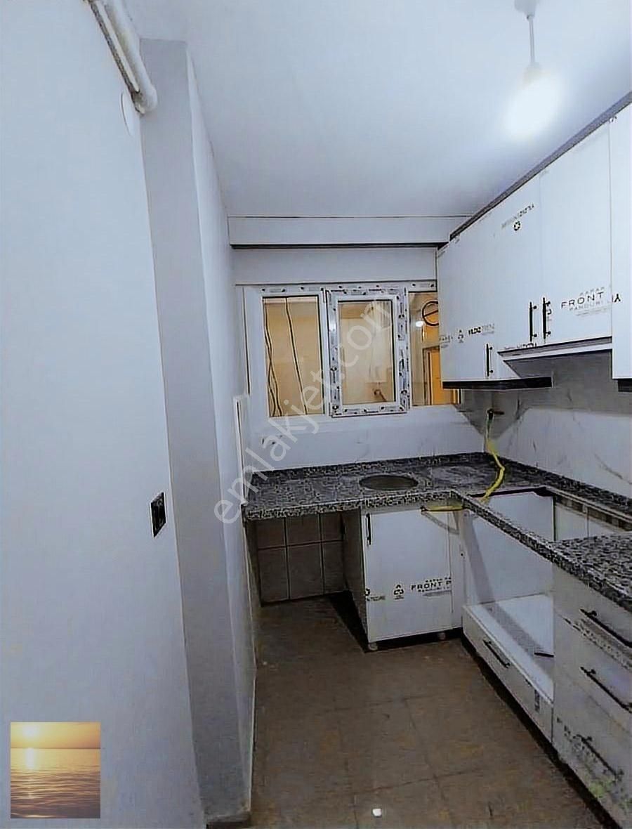 Beyoğlu Kadımehmet Efendi Kiralık Daire Merkezi Konumda İçi Yenilenmiş Geniş Büyük Kiralık Daire