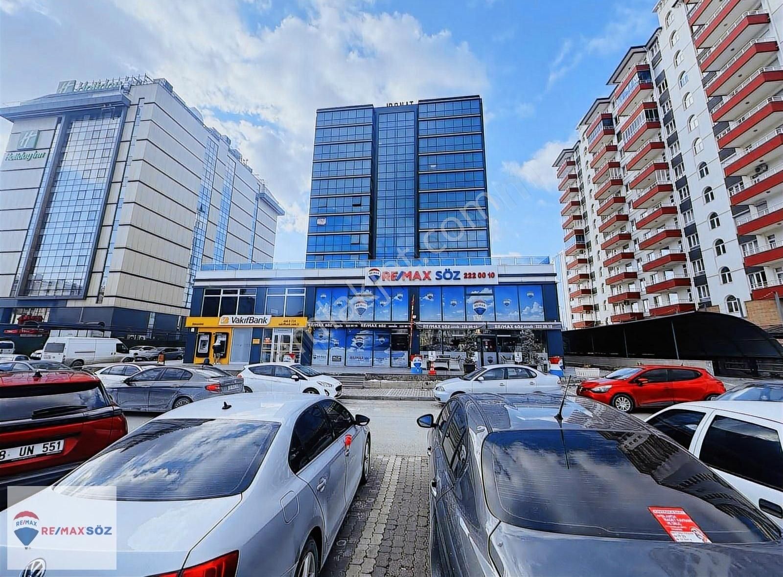 Kocasinan Hacı Saki Kiralık Ofis Remax Söz'den Şehir Merkezi Donat Plaza'da Kiralık Sıfır Ofis