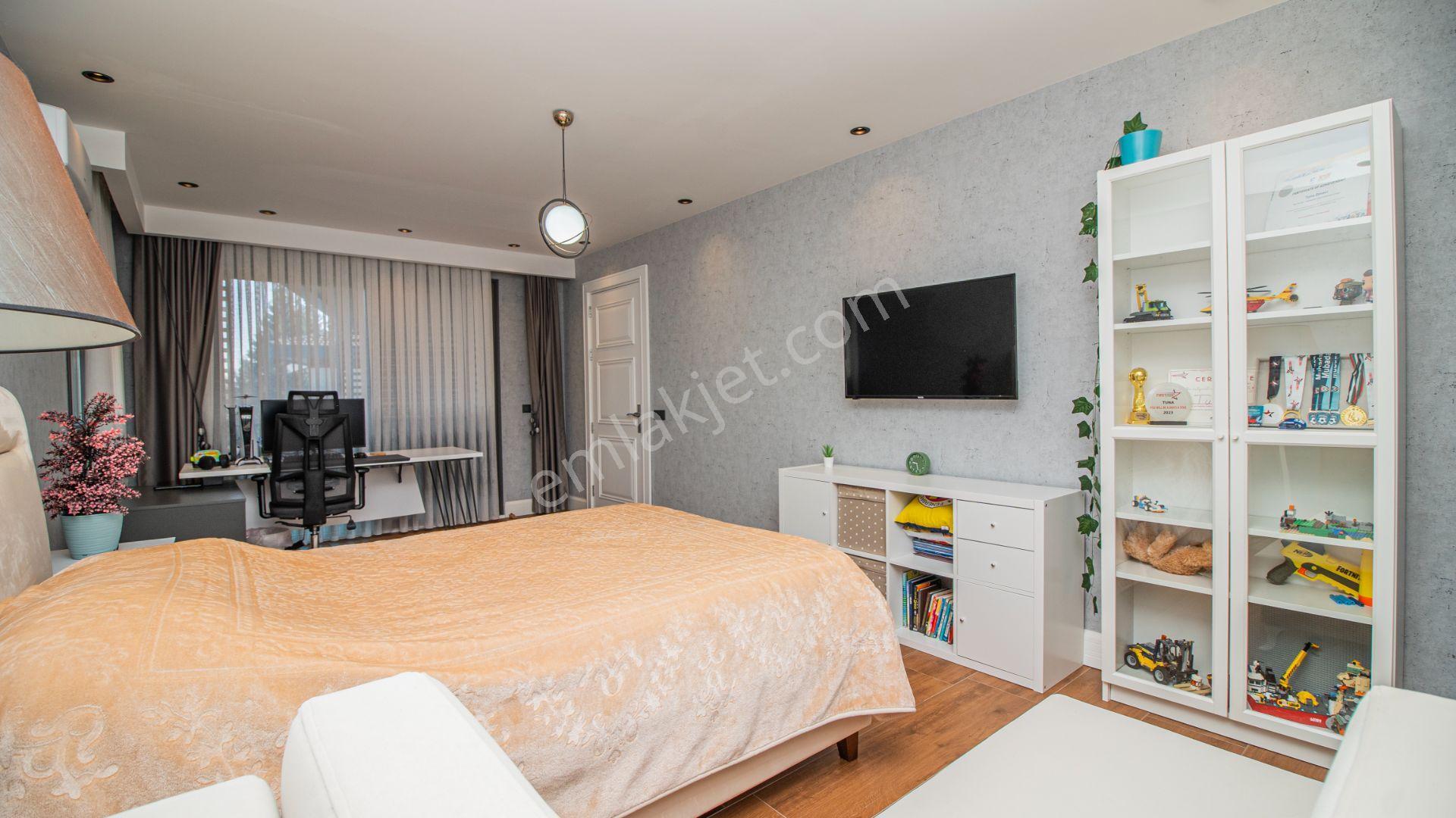 Antalya Döşemealtı Yeşilbayır'da 7+1 Satılık Modern Lüks Villa - Görsel 28