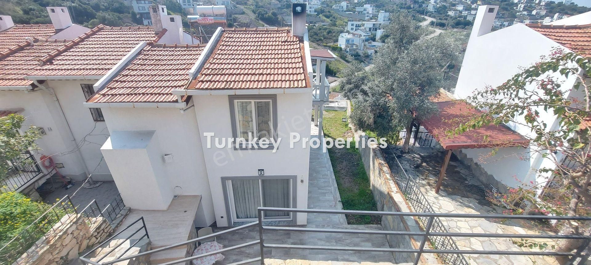 Boğaziçi'nde Denize Sıfır Site İçinde Deniz Manzaralı Satılık Bahçeli Villa - Görsel 2