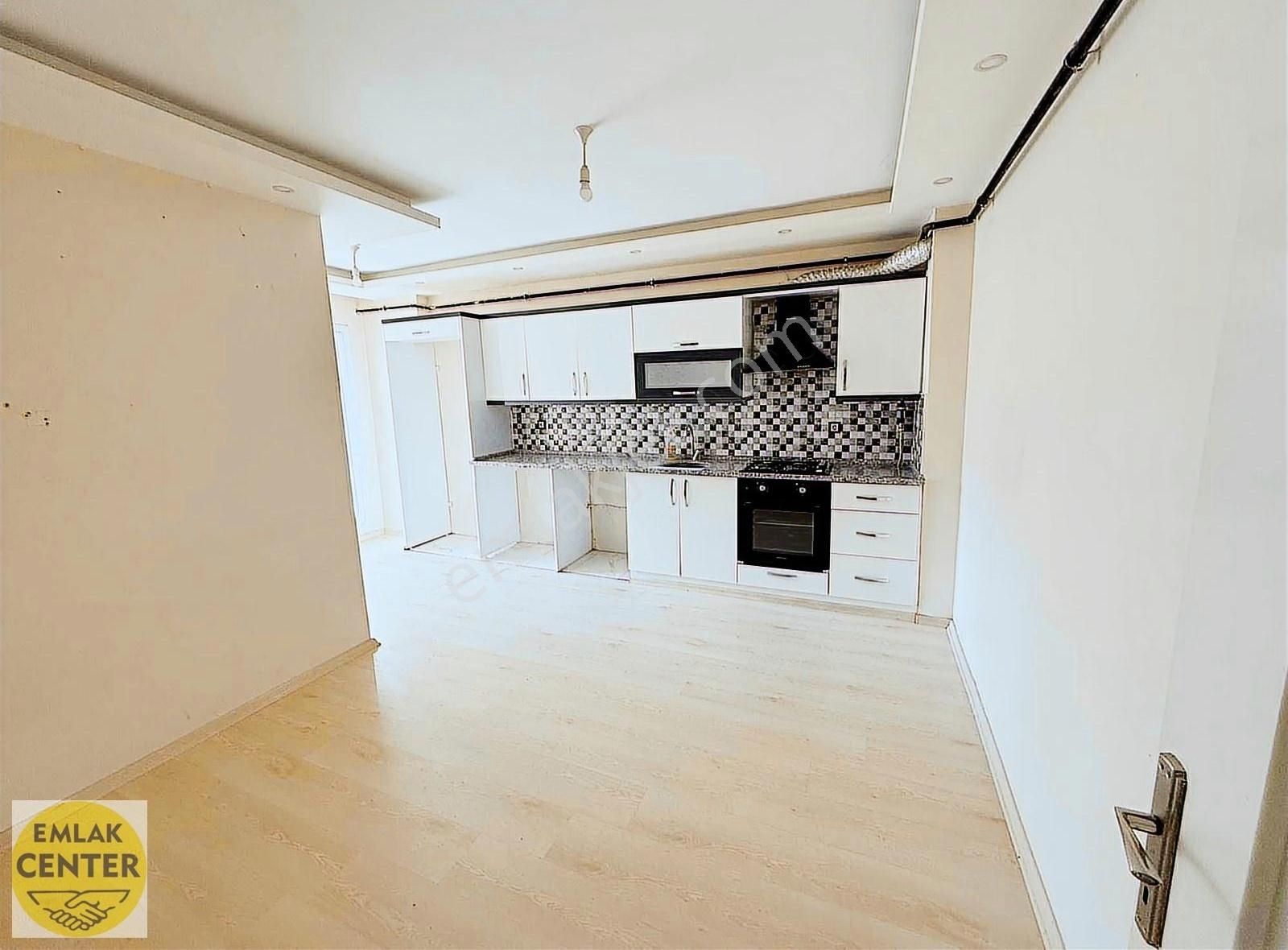 Emlak Center'dan Muradiye İstasyon Civarında Satılık 2+1 Daire