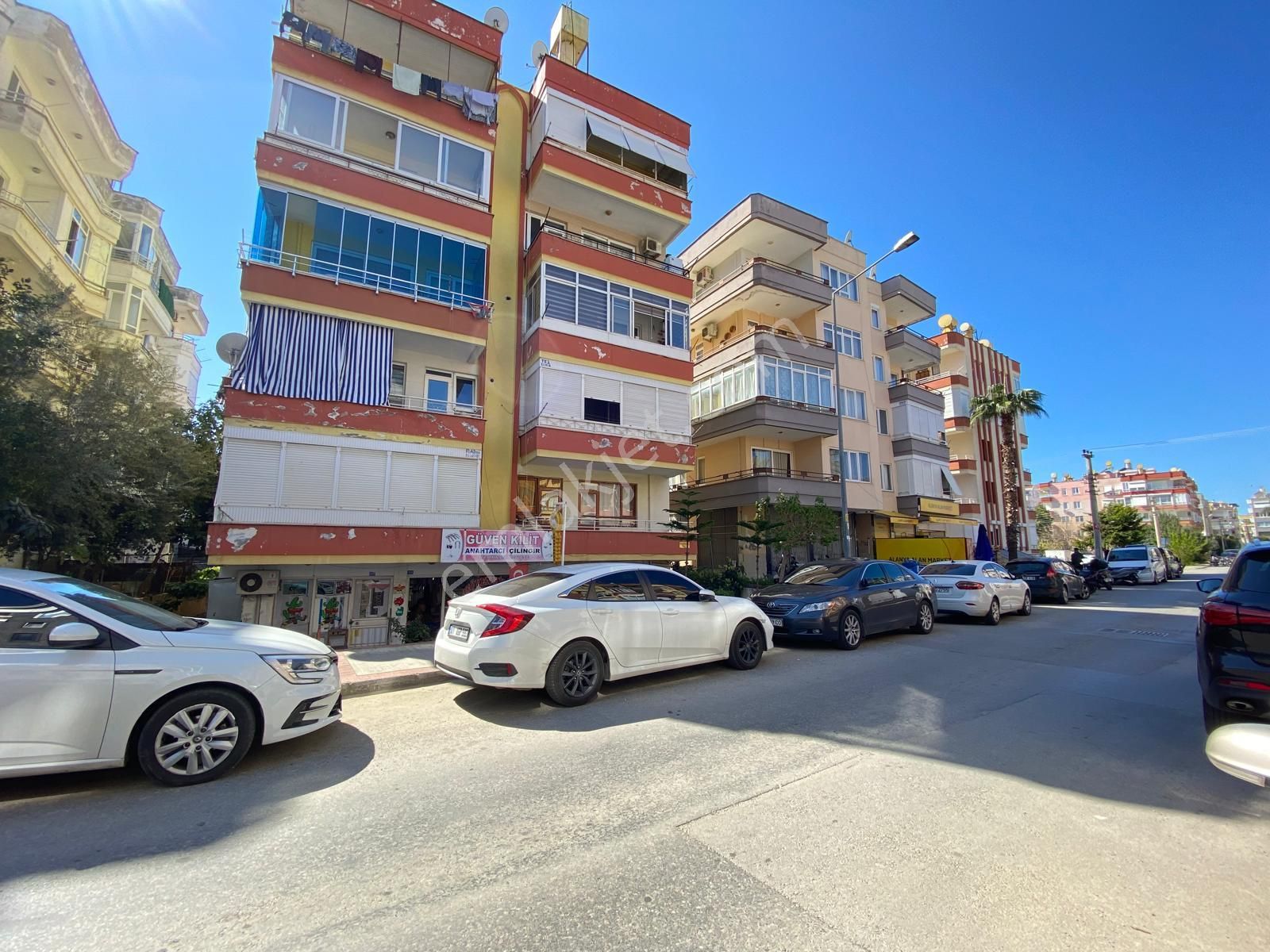 Alanya Güller Pınarı Satılık Daire Alanya Güllerpınarı Mahallesinde Denize 250mt Satılık 1+1 Daire