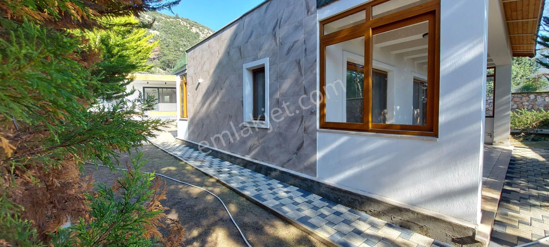 Tamamen Müstakil Geniş Bahçe Kullanımlı Satılık Tek Katlı Villa - Görsel 7