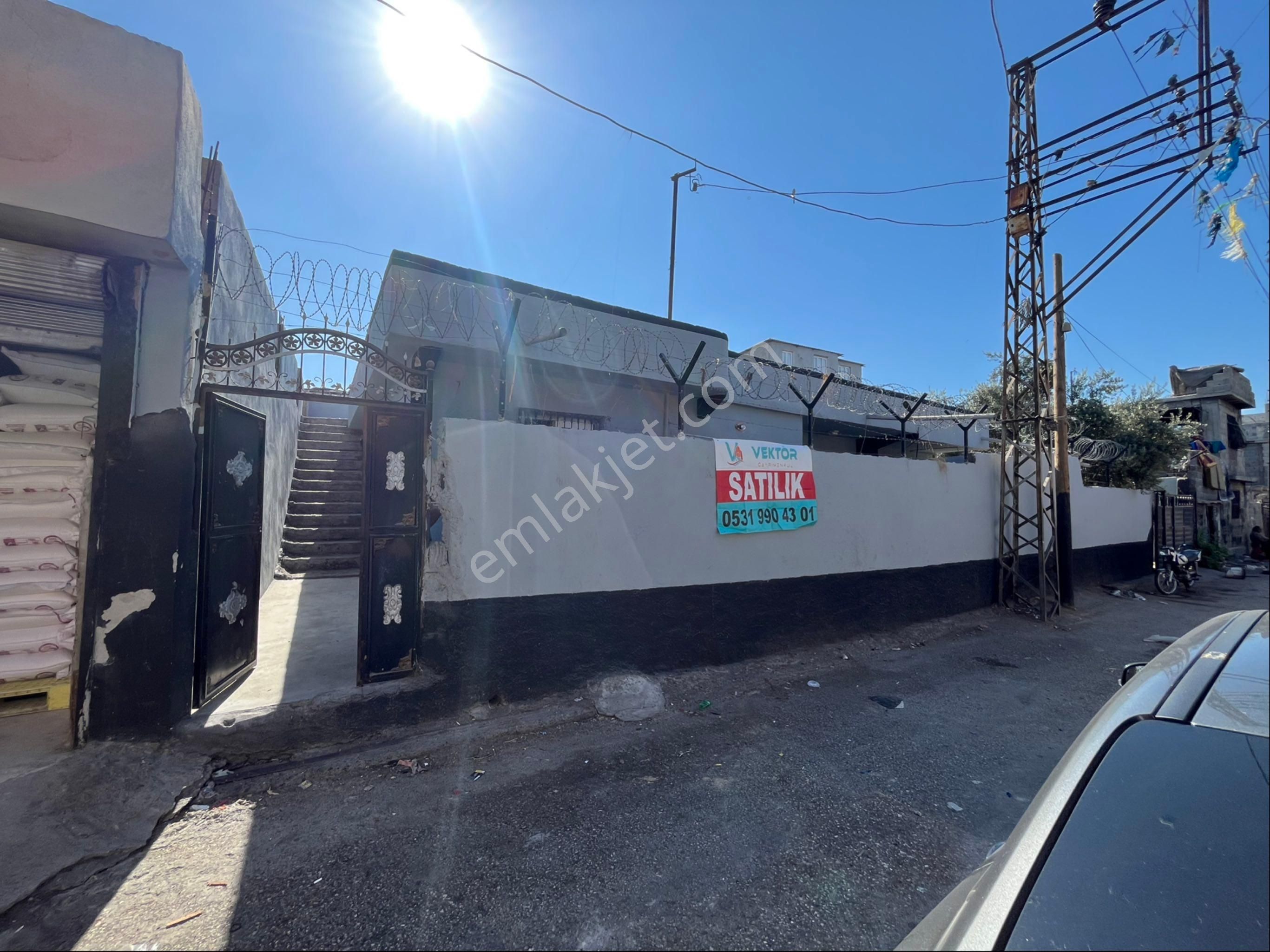 19 Mayıs Mahallesi Spor Kompleksi Civarı Satılık Bahçeli Ev