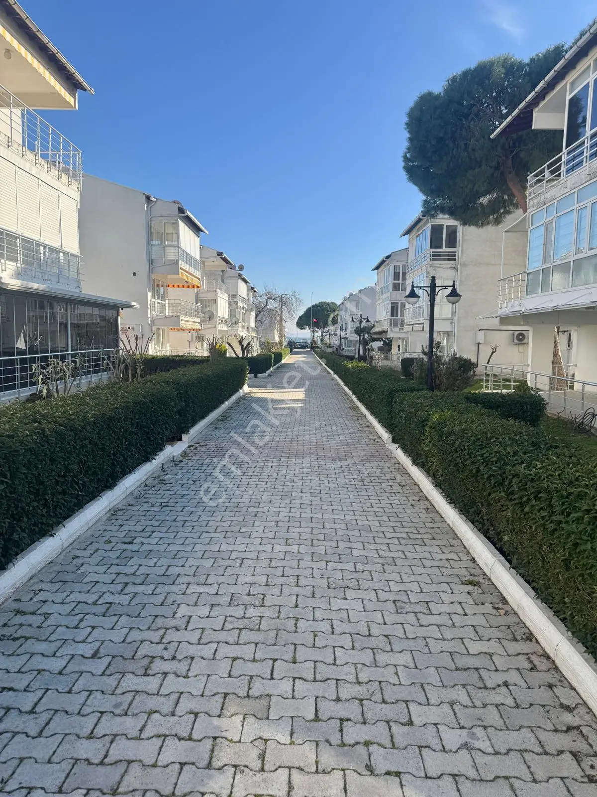 2+1 Masrafsız Merkezi Konumda Marmara 7 Sitesi Denize 100 M Fırsat Daire - Görsel 3