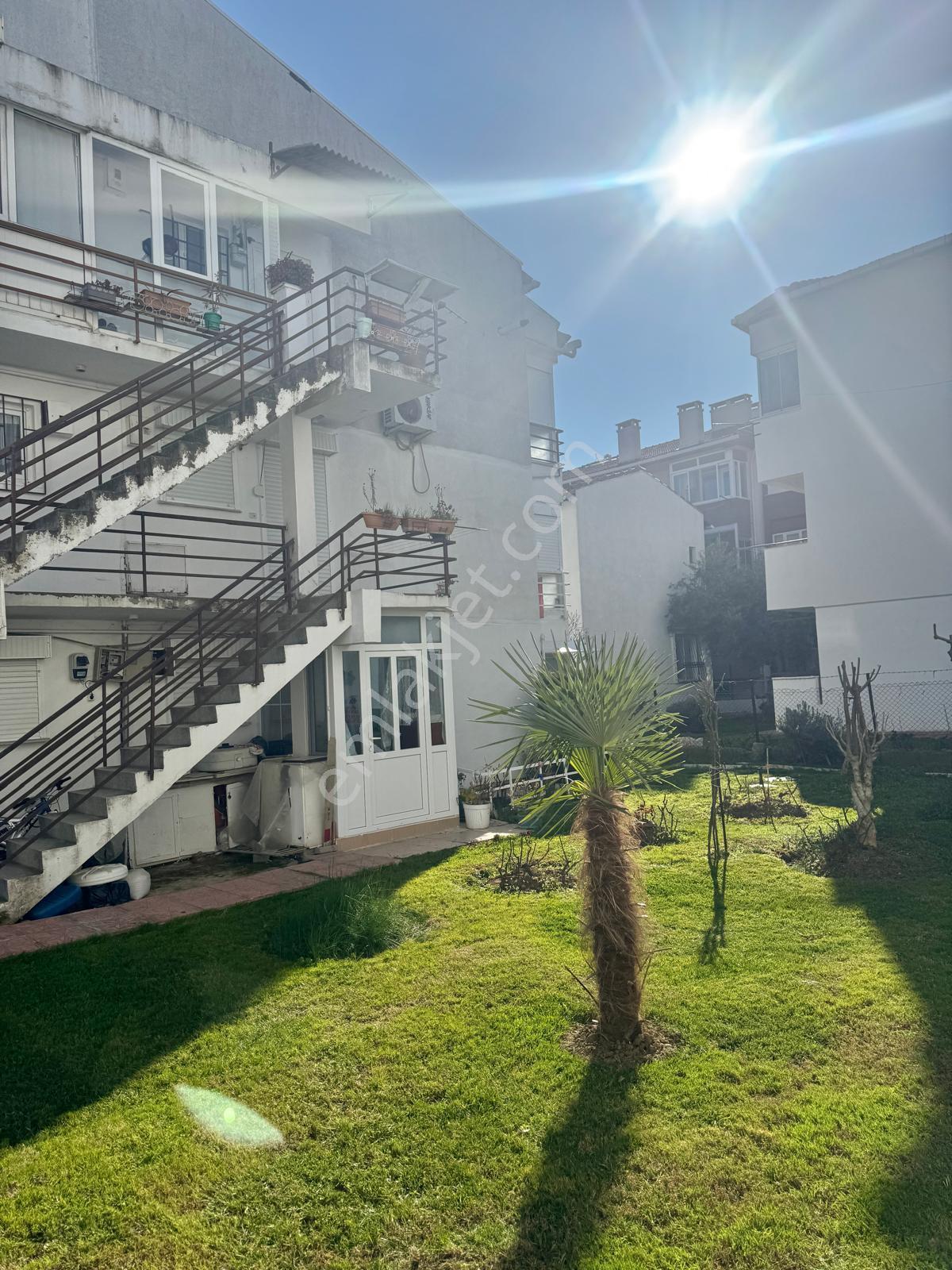 2+1 Masrafsız Merkezi Konumda Marmara 7 Sitesi Denize 100 M Fırsat Daire - Görsel 4